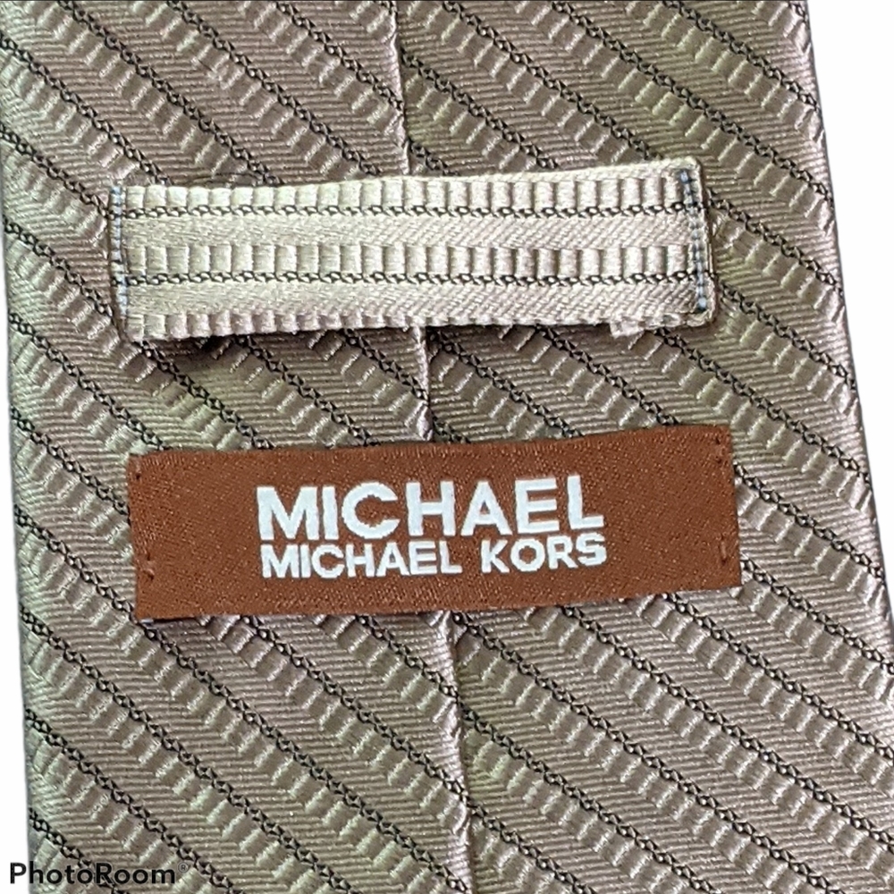 SOLD Michael Michael Kors silk tie - Picture 3 of 6